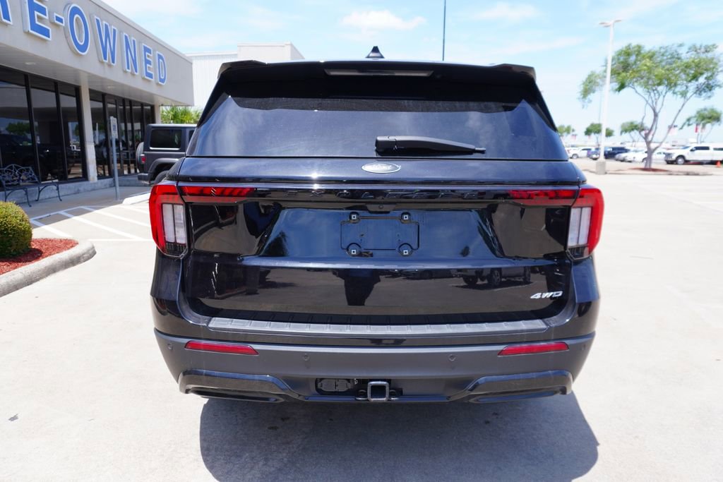 Certified 2025 Ford Explorer ST-Line AWD/4WD image 5