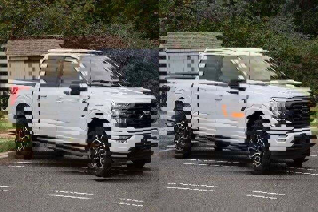 Certified 2022 Ford F150 XLT w/ Equipment Group 302A High image 3