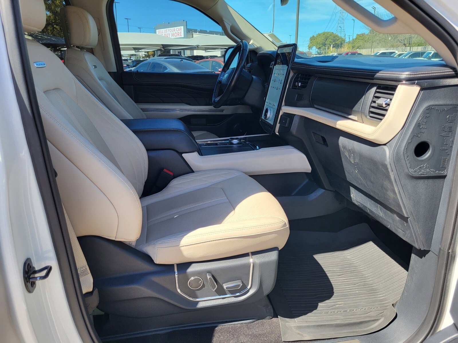 Certified 2023 Ford Expedition Platinum image 12