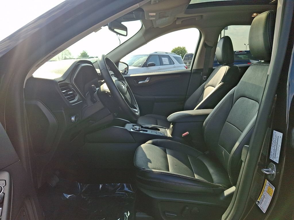 Certified 2020 Ford Escape Titanium AWD/4WD image 13