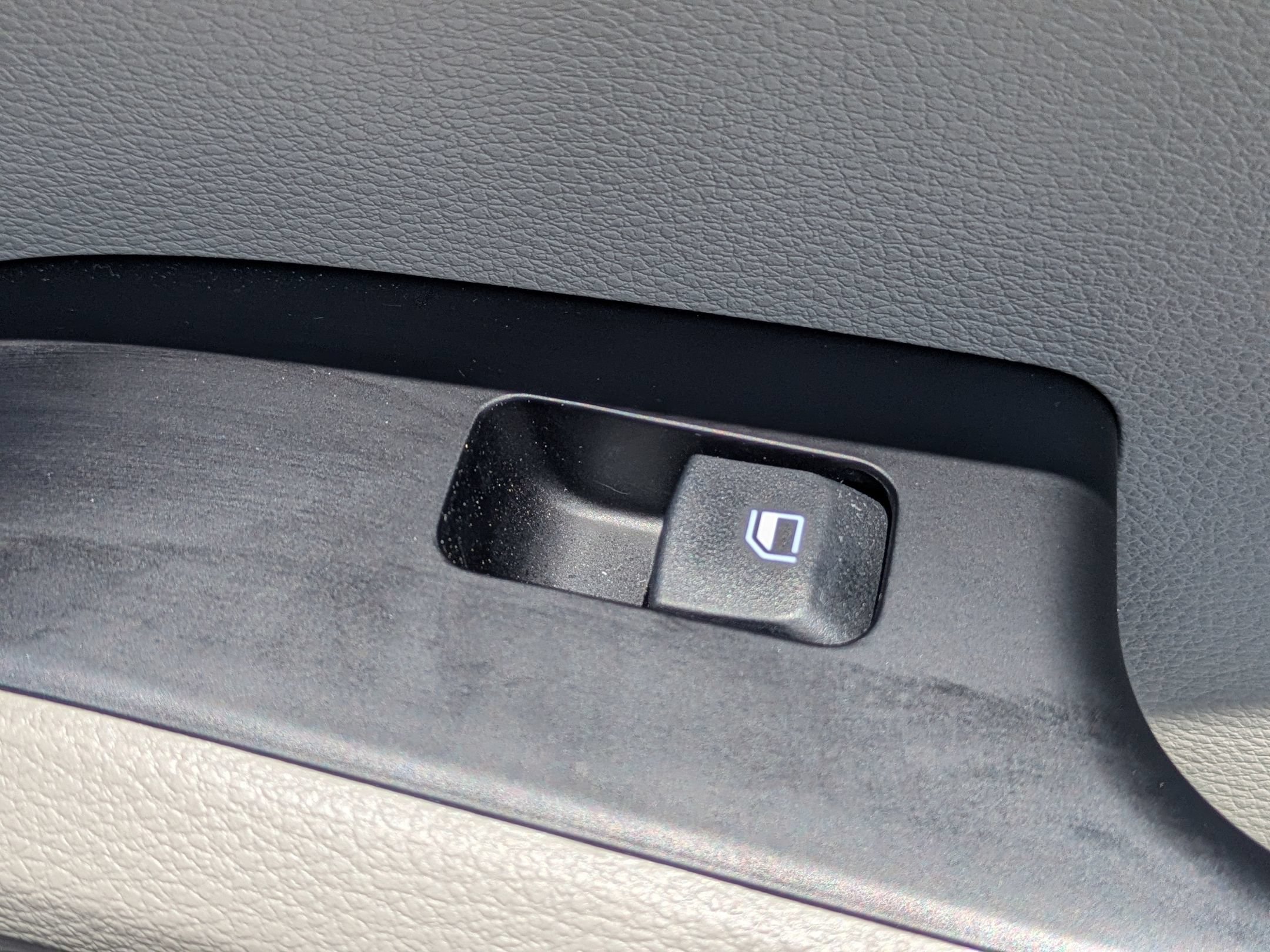 Used 2025 Kia Soul LX FWD image 29