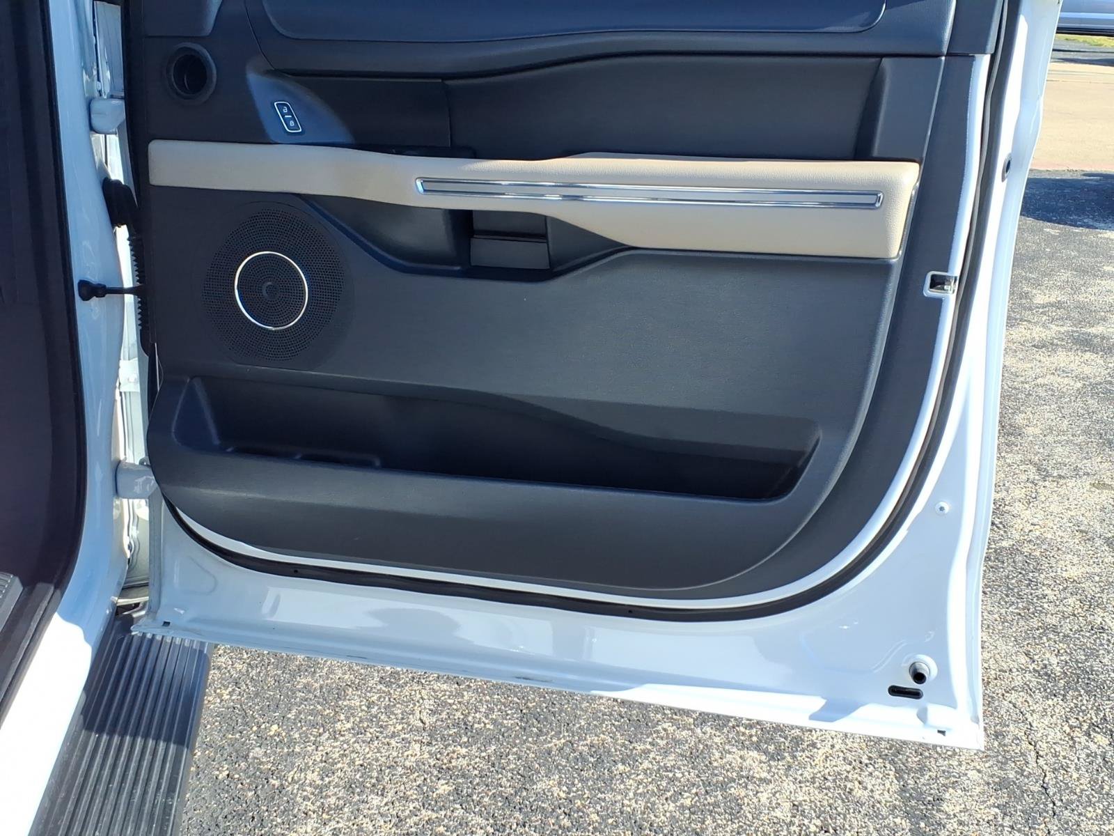 Certified 2023 Ford Expedition XLT RWD image 16