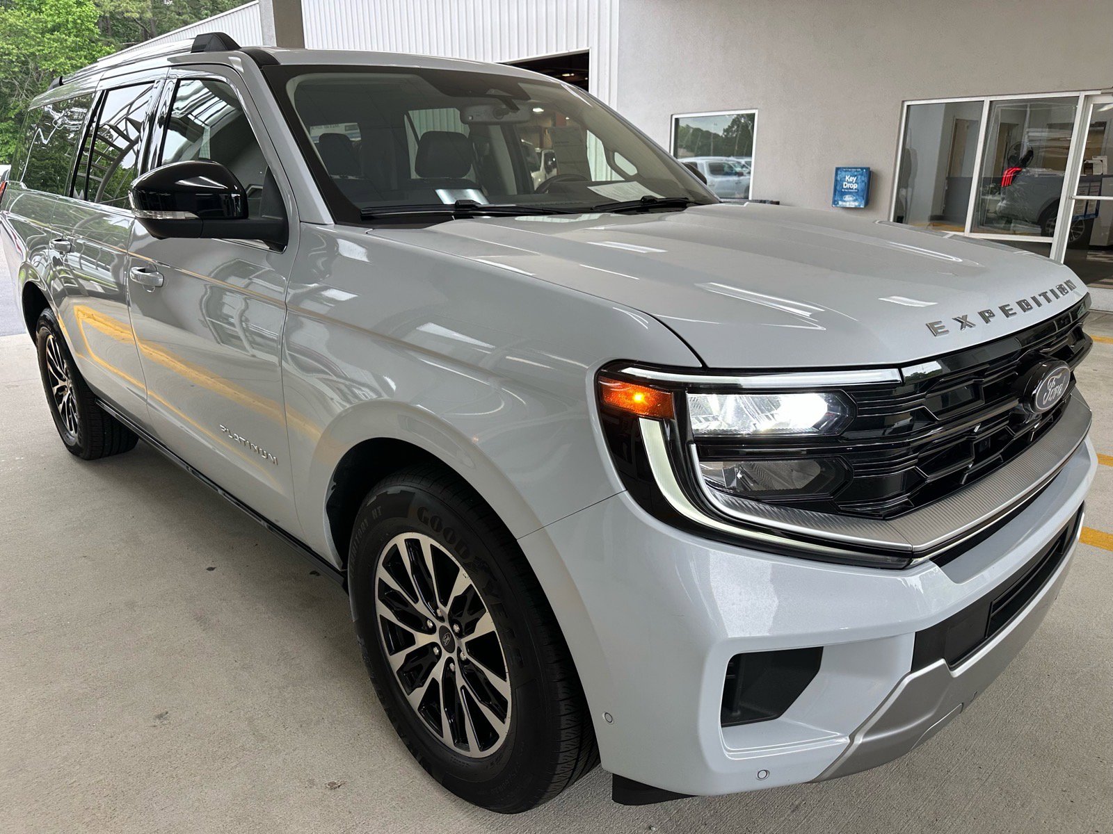 Certified 2025 Ford Expedition Max Platinum AWD/4WD image 10