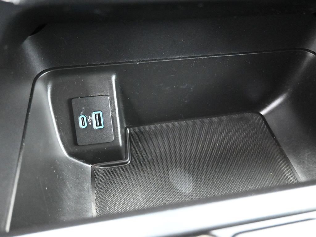 Certified 2022 Ford F150 XLT w/ Equipment Group 302A High image 30