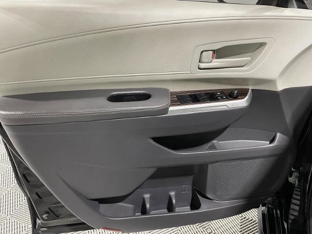 Used 2021 Toyota Sienna LE w/ LE Plus Package image 28