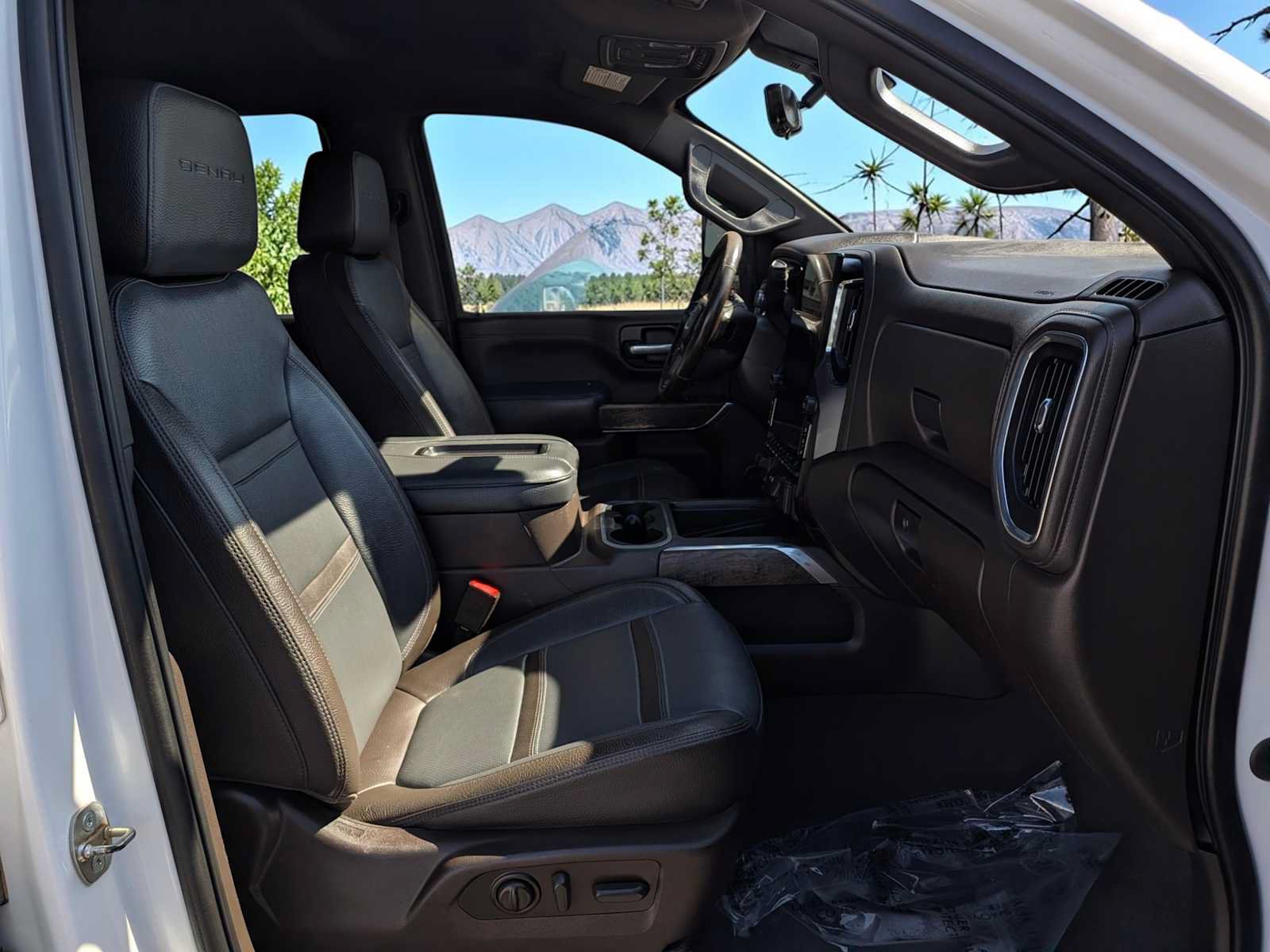 Used 2021 GMC Sierra 3500 Denali w/ Technology Package AWD/4WD image 17