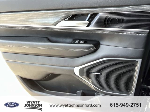 Used 2024 Jeep Wagoneer L Series II w/ Flexible Seating Group image 18