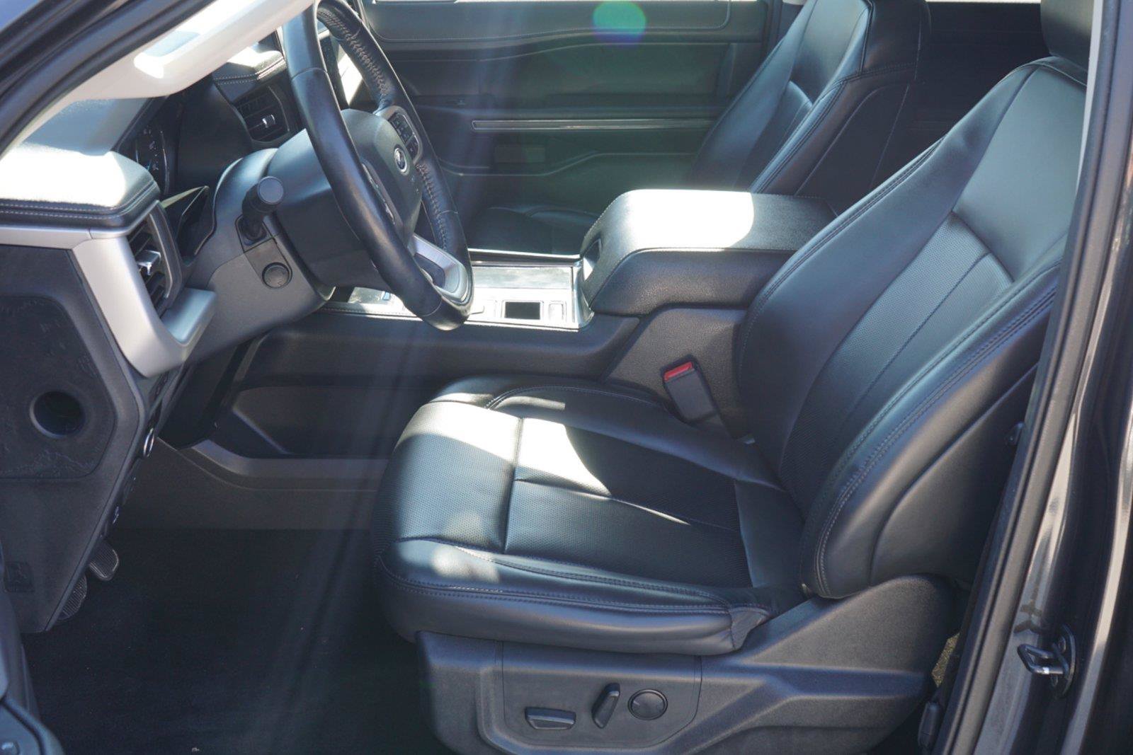 Certified 2023 Ford Expedition XLT RWD image 9