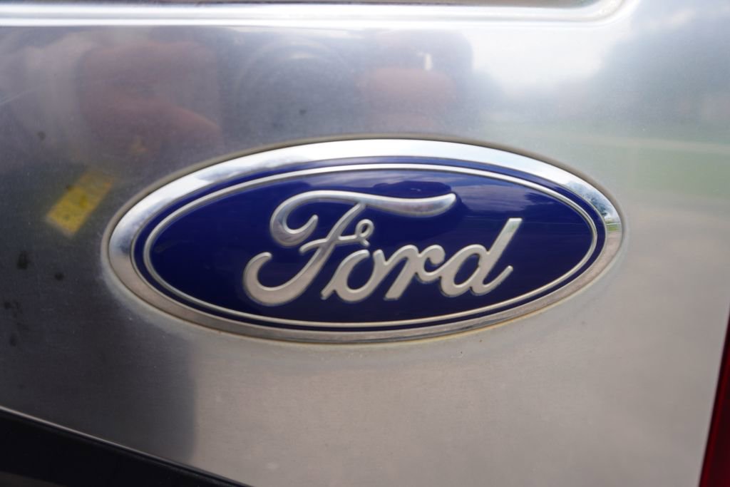Certified 2020 Ford Edge Titanium FWD image 33