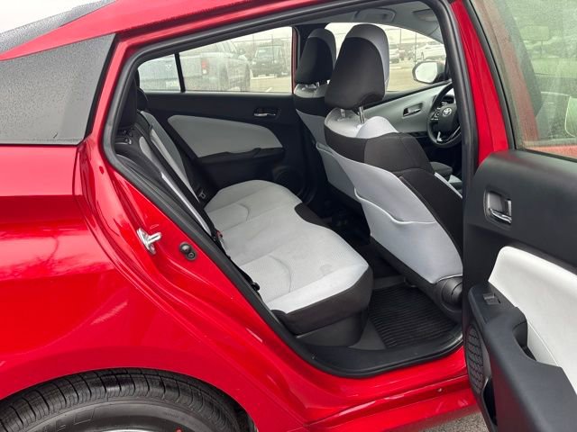 Used 2021 Toyota Prius LE image 12