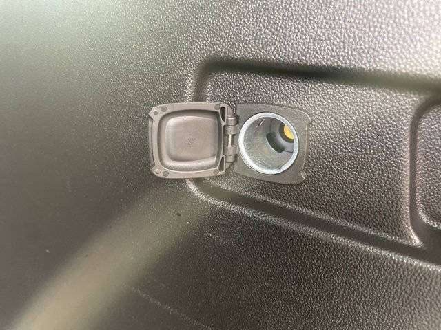 Used 2023 GMC Acadia SLT image 14