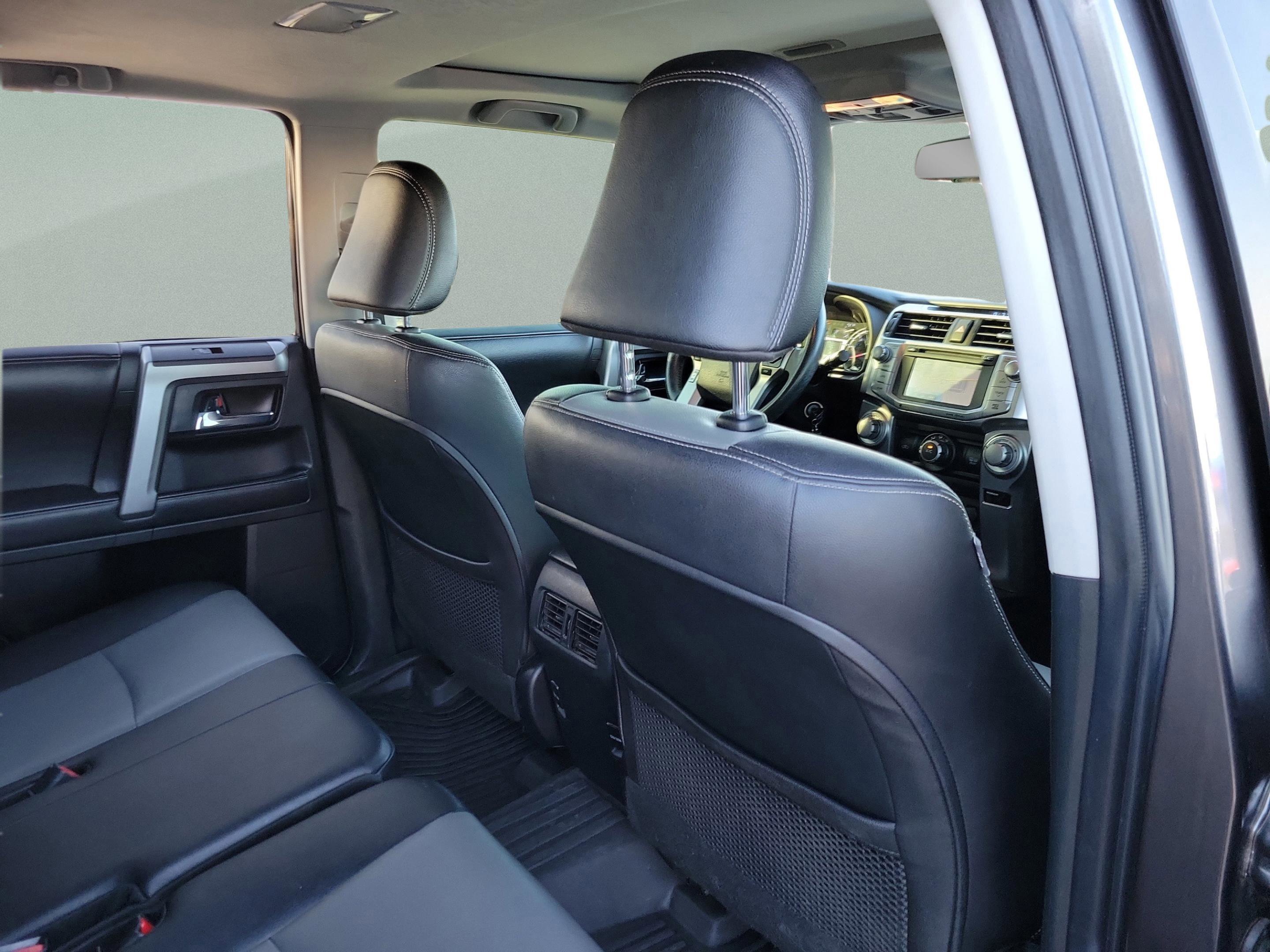 Used 2017 Toyota 4Runner SR5 Premium image 27