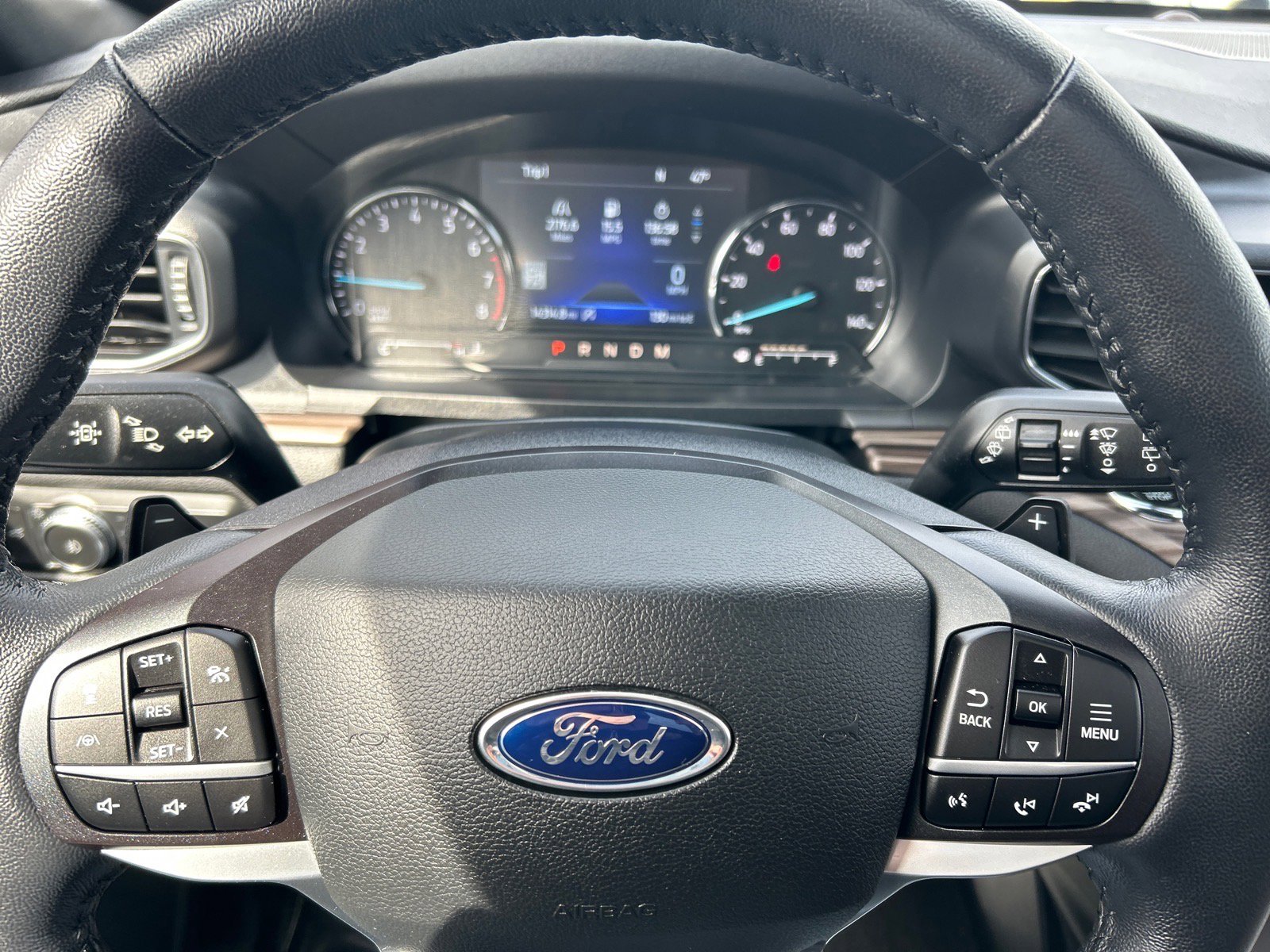 Certified 2020 Ford Explorer Limited w/ Class III Trailer Tow Package image 27