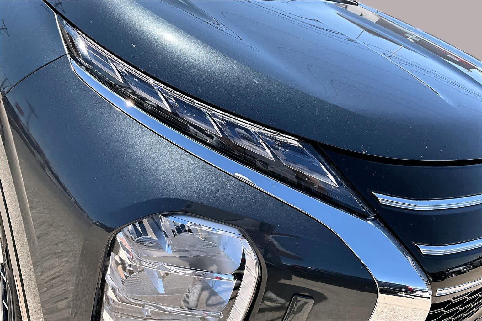 Used 2025 Mitsubishi Outlander SE AWD/4WD image 27