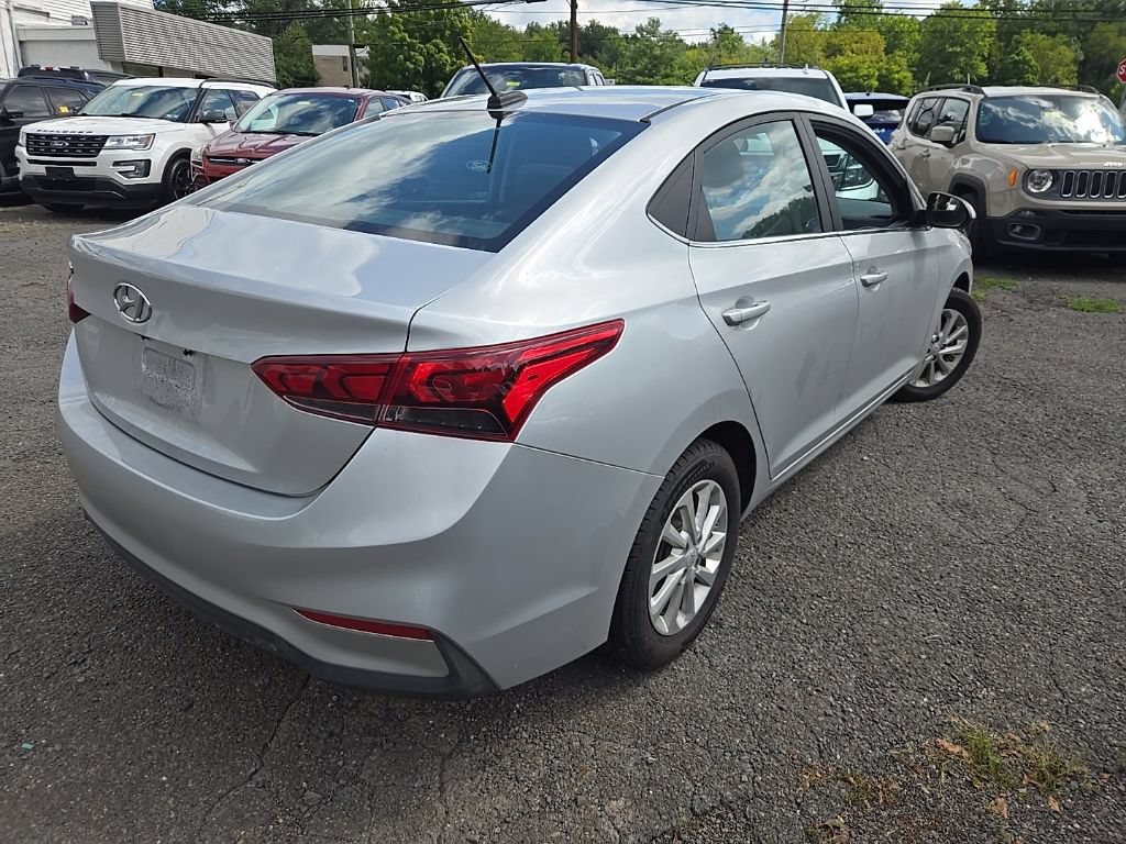 Used 2022 Hyundai Accent SEL FWD image 4