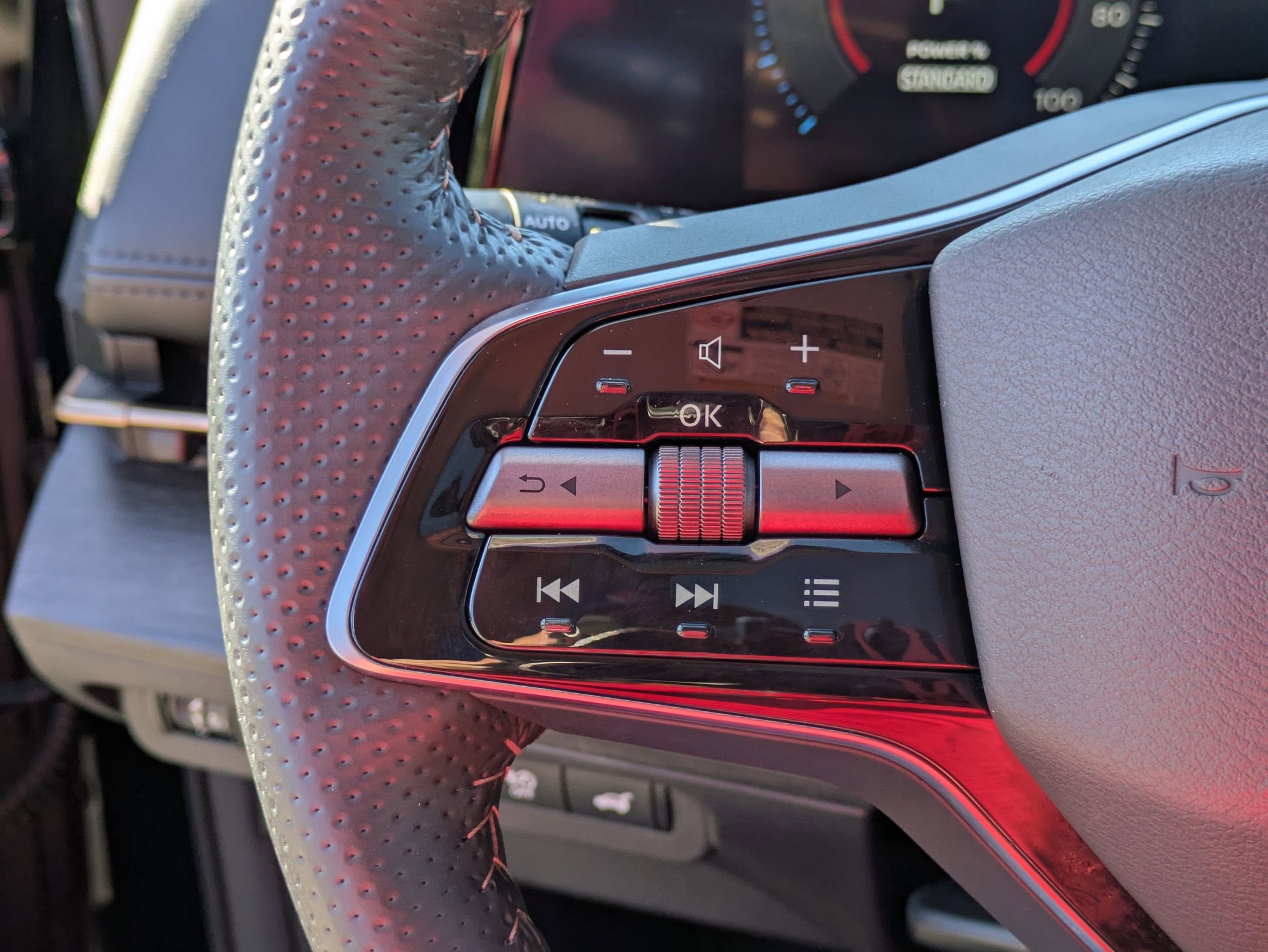 Used 2023 Nissan Ariya FWD image 18