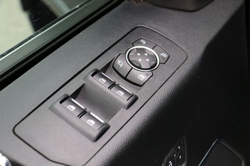 Certified 2018 Ford F150 Platinum w/ Equipment Group 701A Luxury image 17