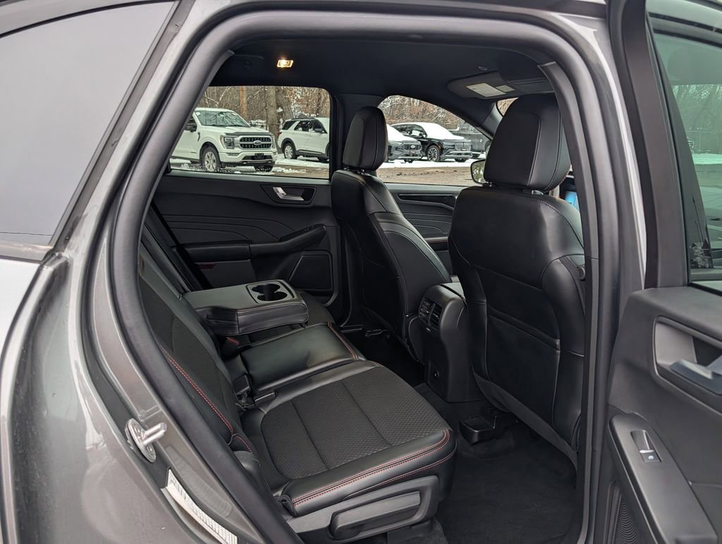Certified 2025 Ford Escape ST-Line image 9