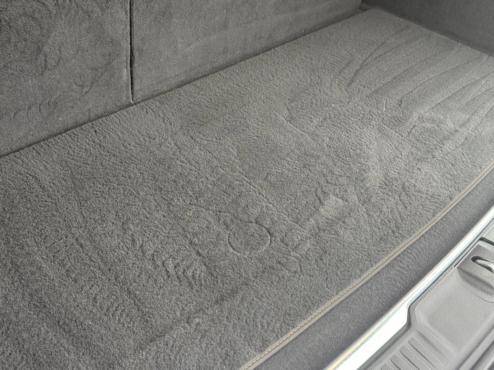 Used 2023 Jeep Grand Wagoneer Series III image 13