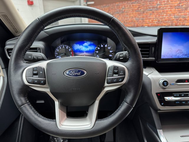 Certified 2022 Ford Explorer XLT w/ Equipment Group 202A image 14