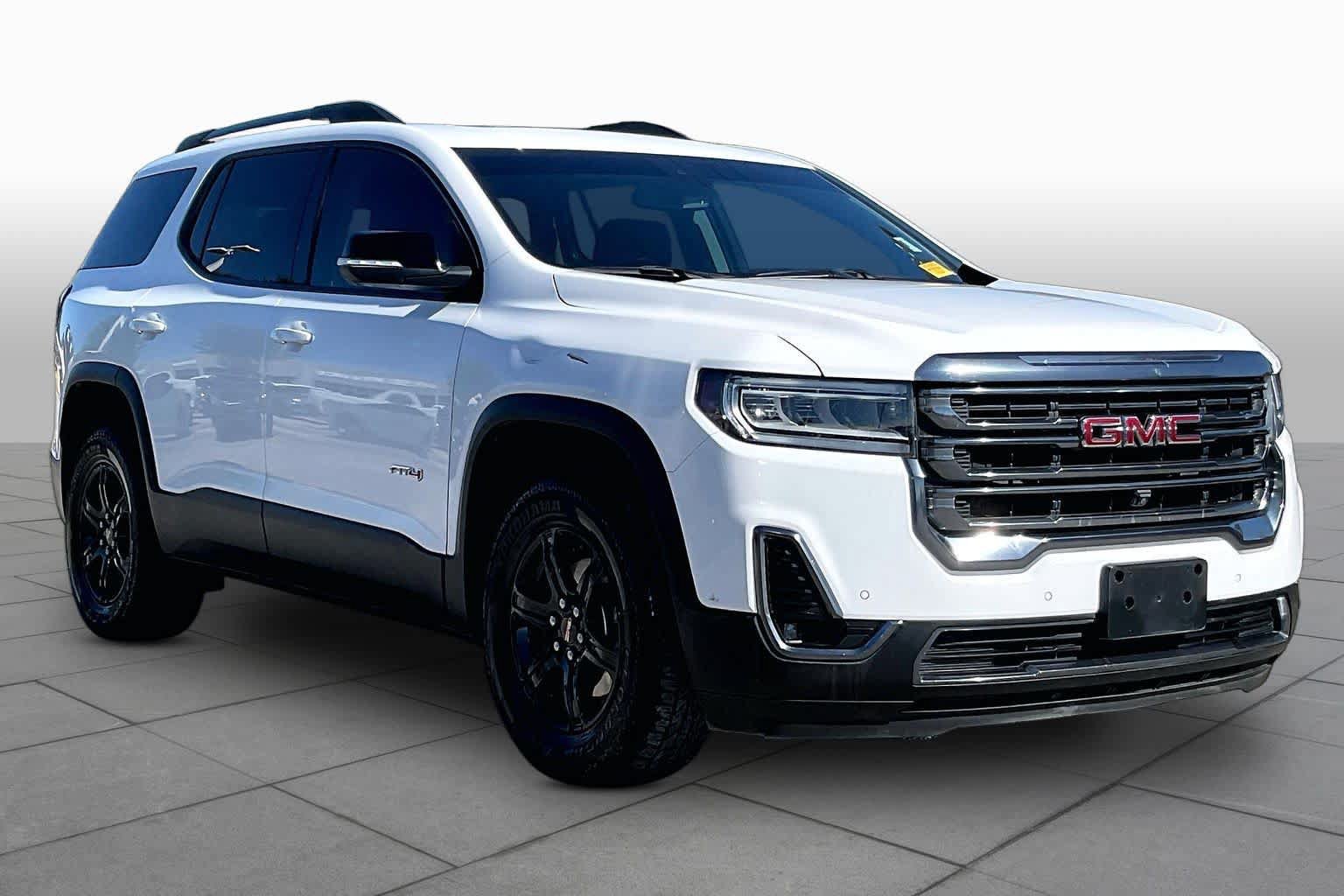 Used 2022 GMC Acadia AT4 w/ Technology Package AWD/4WD image 3