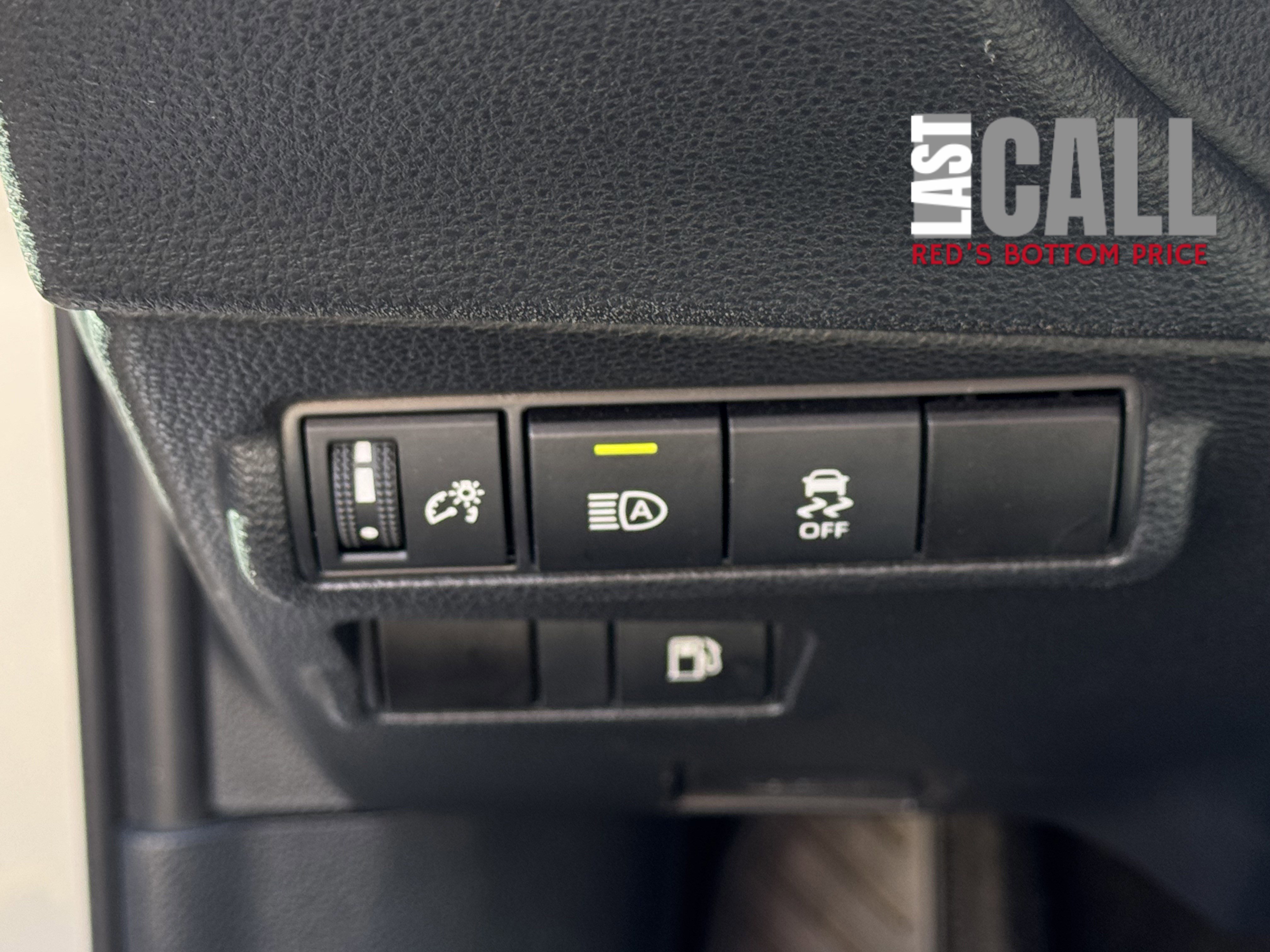 Used 2024 Toyota Corolla Cross SE image 20