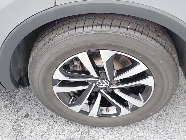 Used 2024 Volkswagen Tiguan S FWD image 9