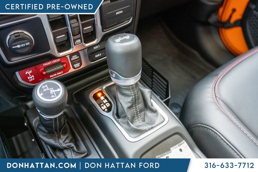 Used 2025 Jeep Wrangler Unlimited Rubicon w/ Convenience Group AWD/4WD image 14