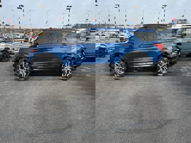 Certified 2023 Ford Explorer XLT w/ Equipment Group 202A image 5