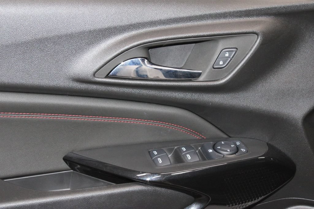 Used 2024 Chevrolet Trax RS w/ Sunroof Package FWD image 22