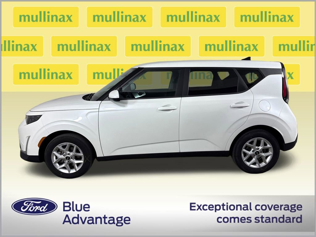 Used 2024 Kia Soul LX w/ Option Group 015 FWD image 10