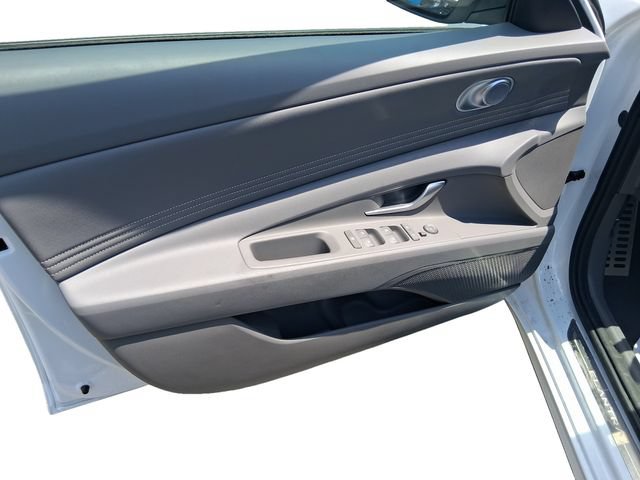 Used 2026 Hyundai Elantra Sport FWD image 11