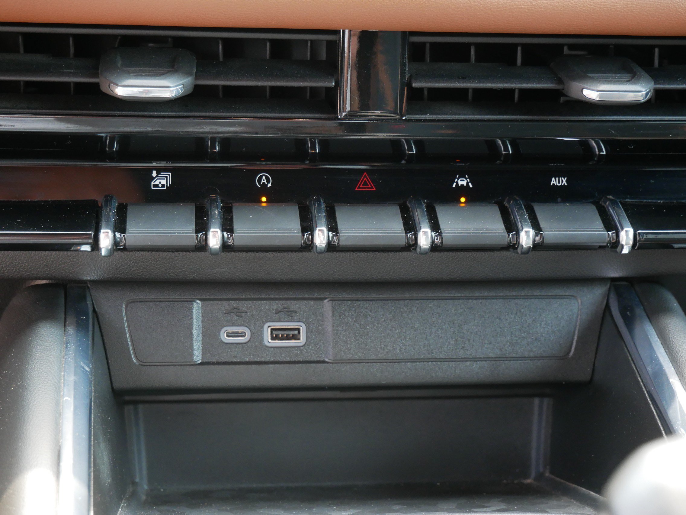 Used 2023 GMC Canyon AT4 w/ Canyon Safety Plus Package AWD/4WD image 31
