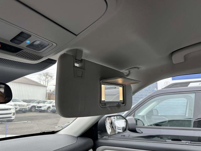 Certified 2025 Ford Explorer Active w/ Active Comfort Package image 18