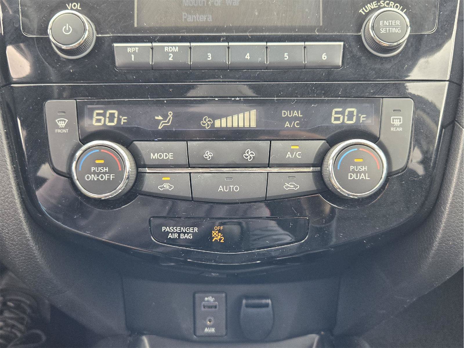 Used 2017 Nissan Rogue SV FWD image 17