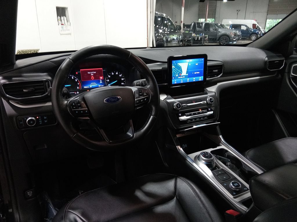 Certified 2020 Ford Explorer XLT w/ Equipment Group 202A AWD/4WD image 15