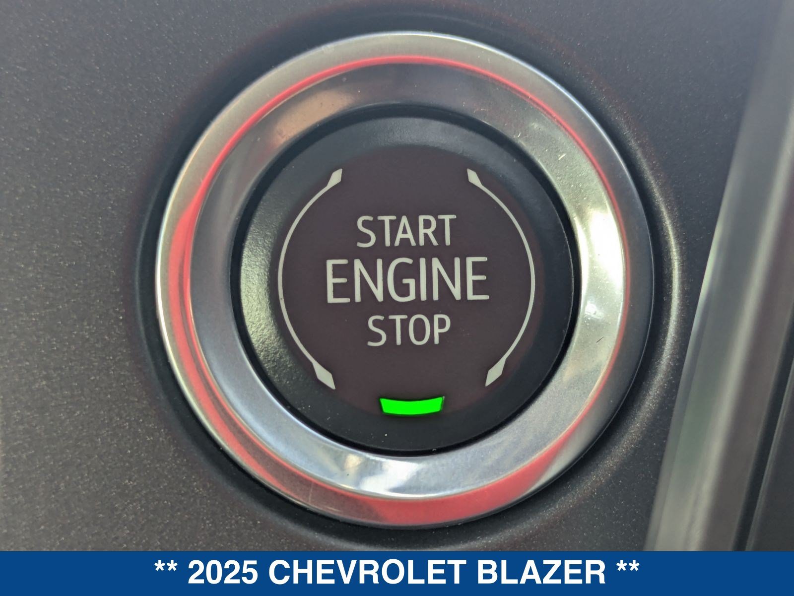 Used 2025 Chevrolet Blazer LT FWD image 34