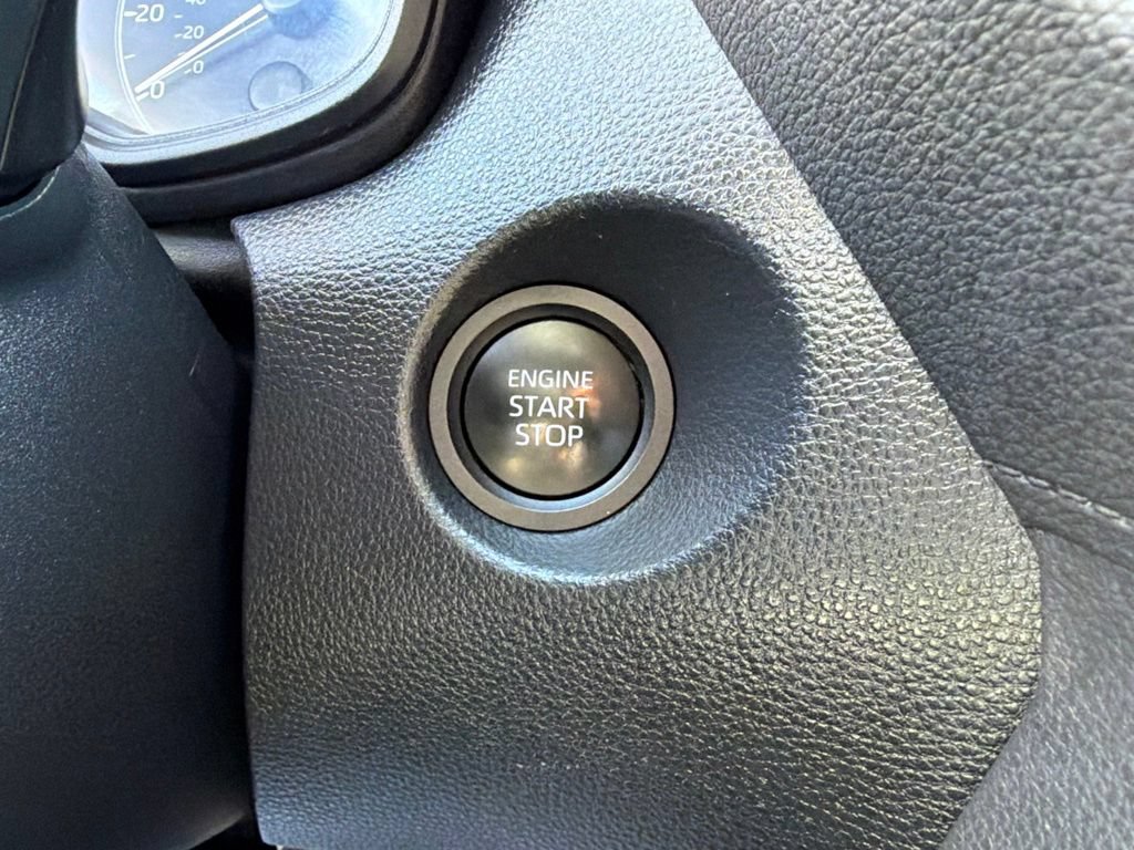 Used 2024 Toyota Corolla Cross LE FWD image 32