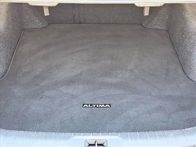 Used 2025 Nissan Altima 2.5 SR FWD image 6