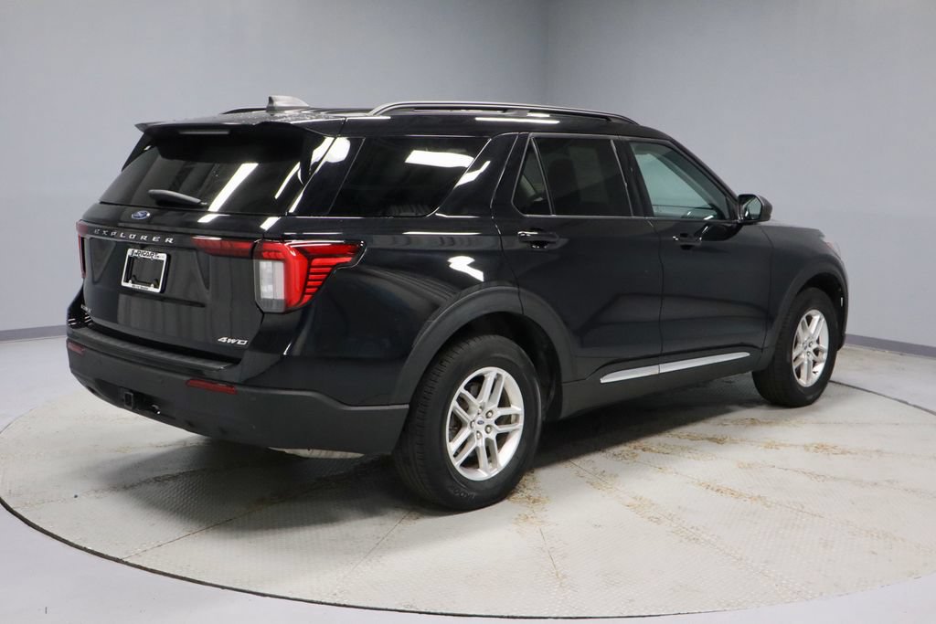 Certified 2025 Ford Explorer Active AWD/4WD image 11