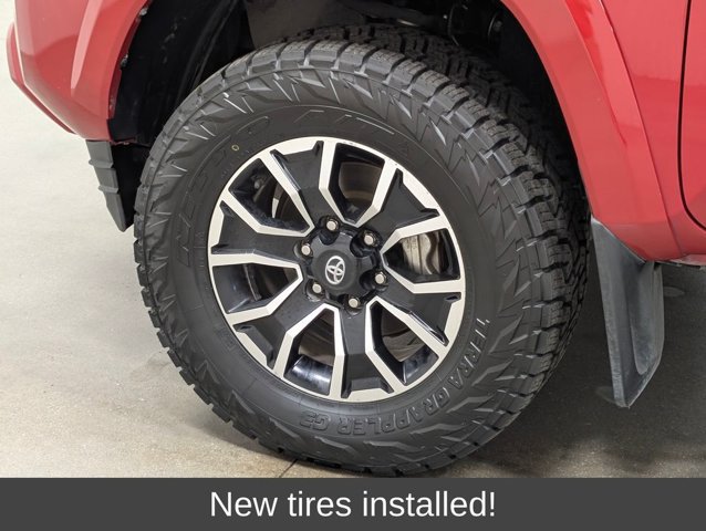 Used 2022 Toyota Tacoma TRD Sport w/ Technology Package AWD/4WD image 2