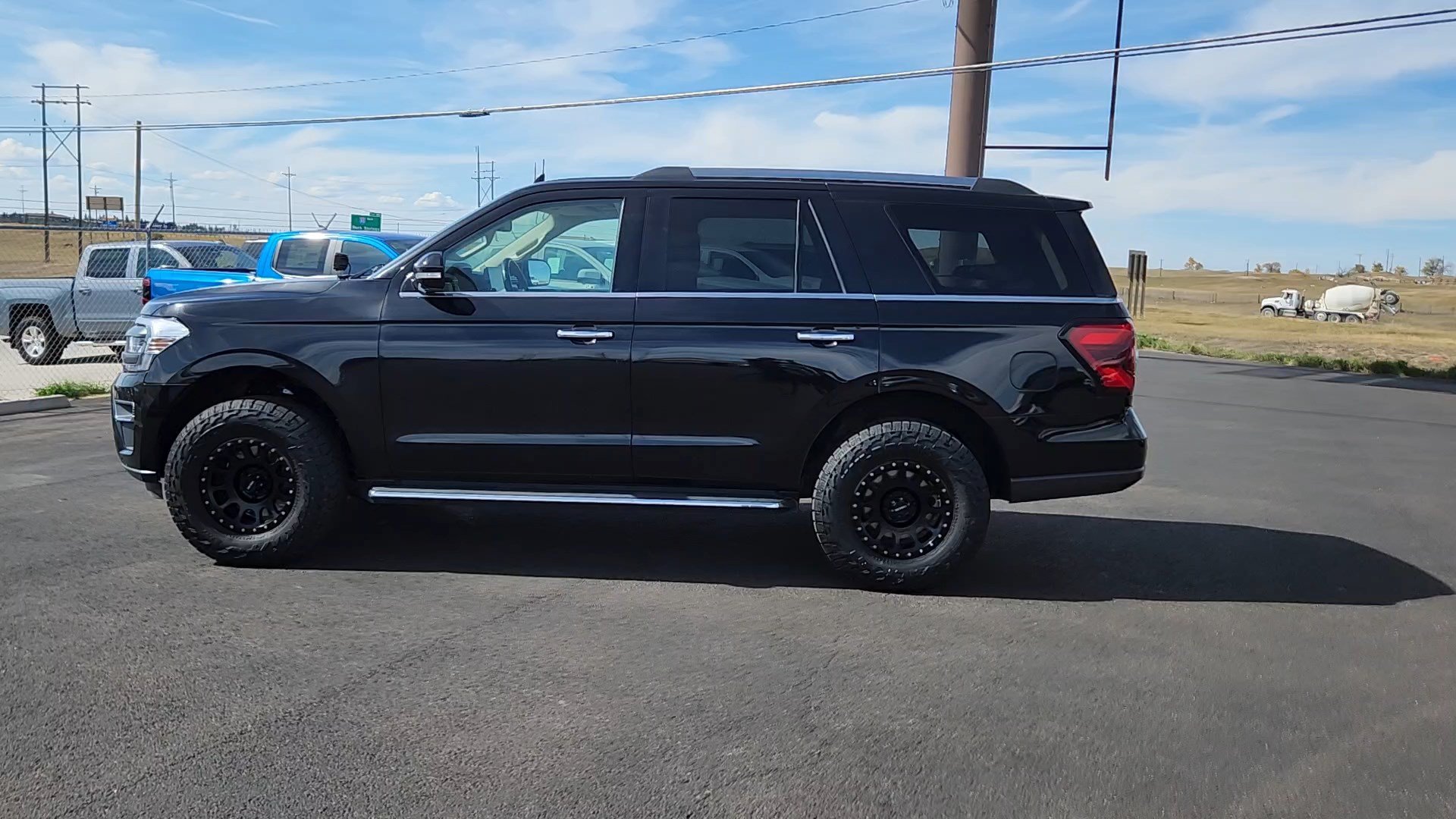 Certified 2022 Ford Expedition Limited AWD/4WD image 3