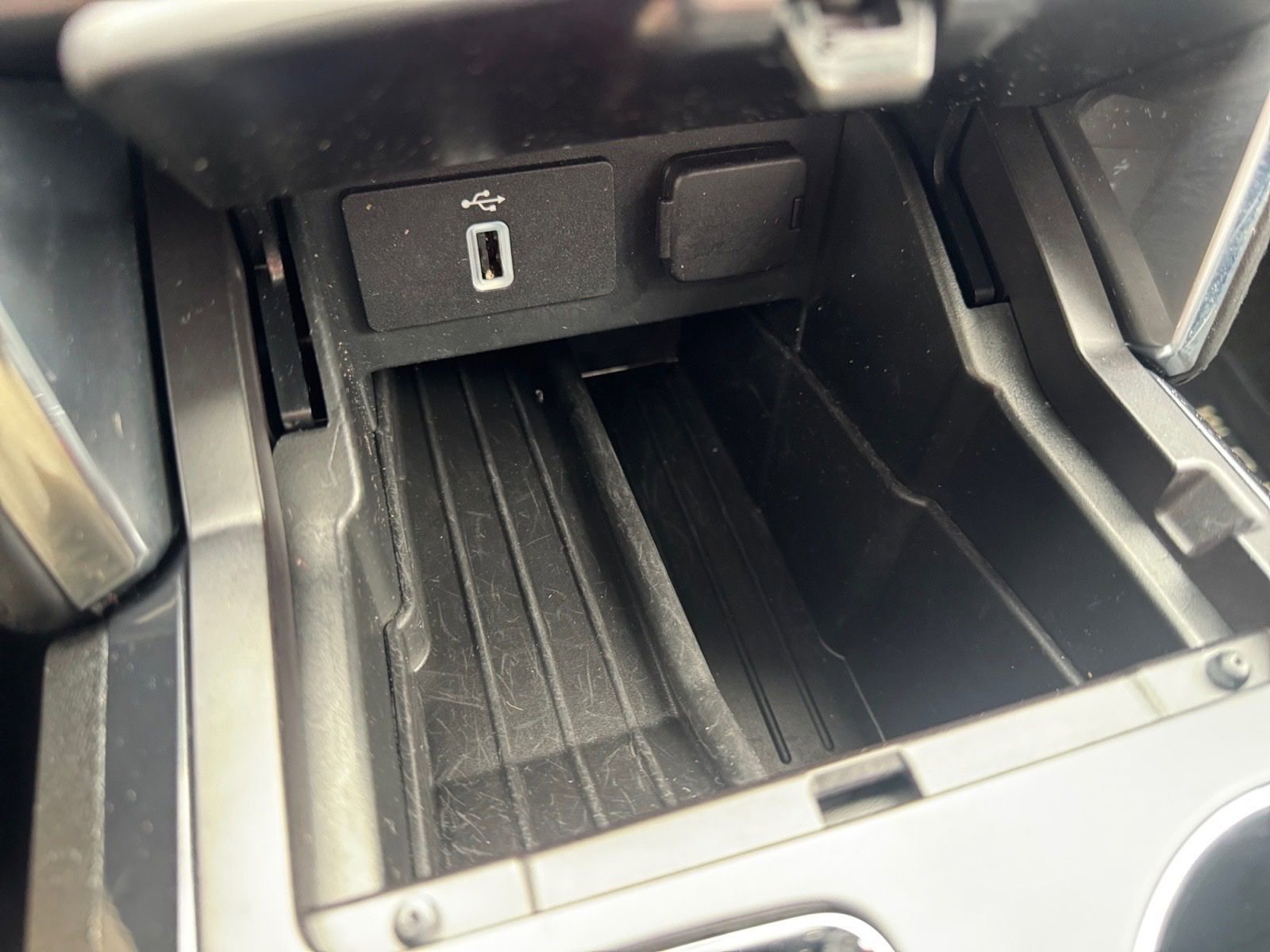 Certified 2017 Ford Explorer Platinum image 28