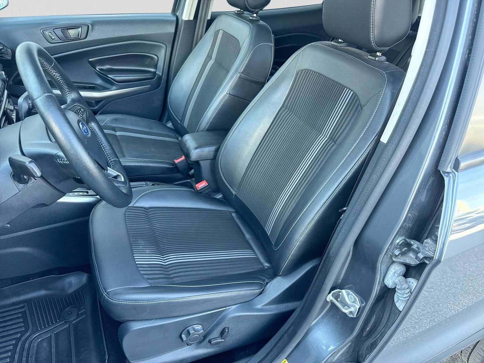 Certified 2020 Ford EcoSport SES w/ Interior Protection Package AWD/4WD image 18