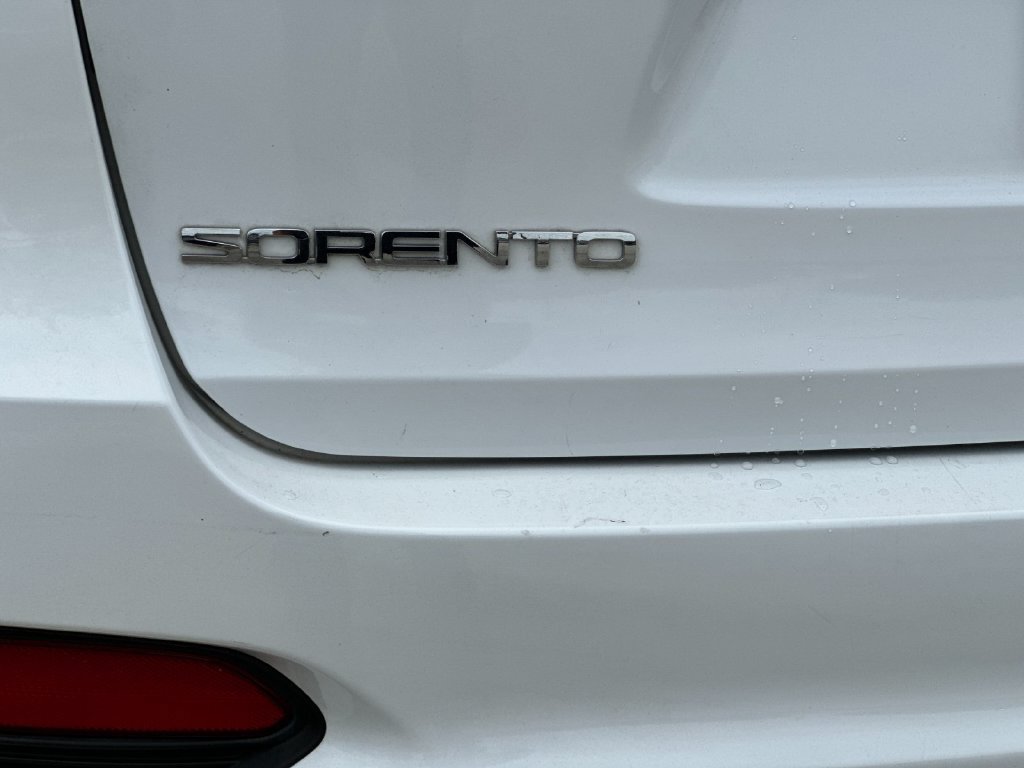 Used 2020 Kia Sorento LX AWD/4WD image 27