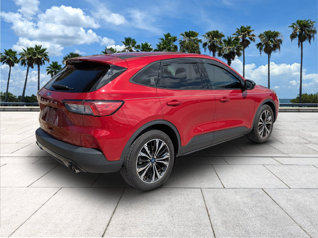 Certified 2022 Ford Escape SE w/ SE Sport Appearance Package FWD image 9