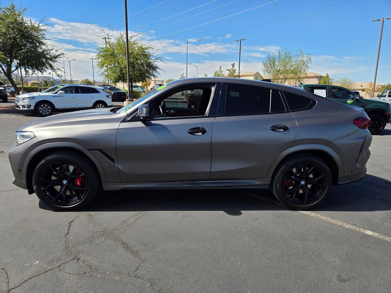 Used 2022 BMW X6 M50i AWD/4WD image 3