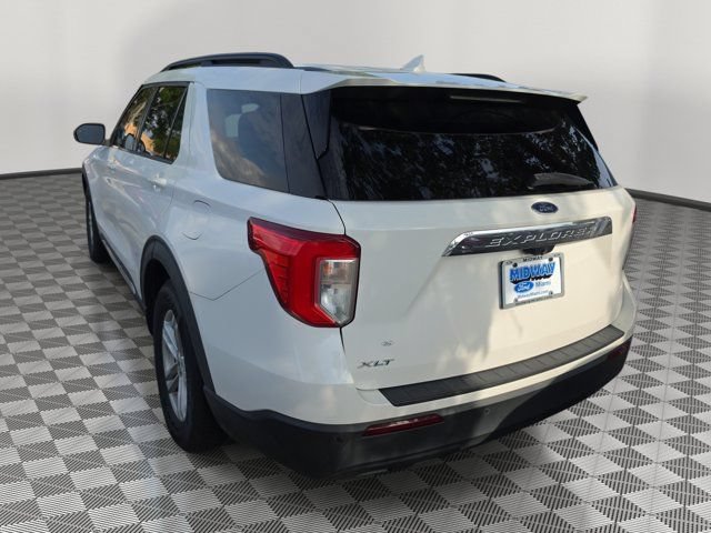 Certified 2021 Ford Explorer XLT RWD image 3