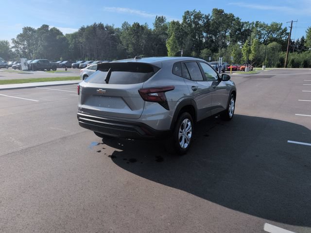 Used 2024 Chevrolet Trax LS w/ Driver Confidence Package FWD image 7