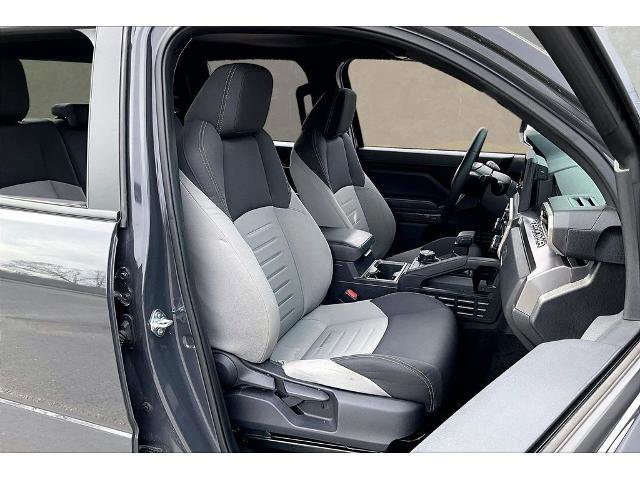 Used 2025 Toyota Tacoma TRD Off-Road AWD/4WD image 25